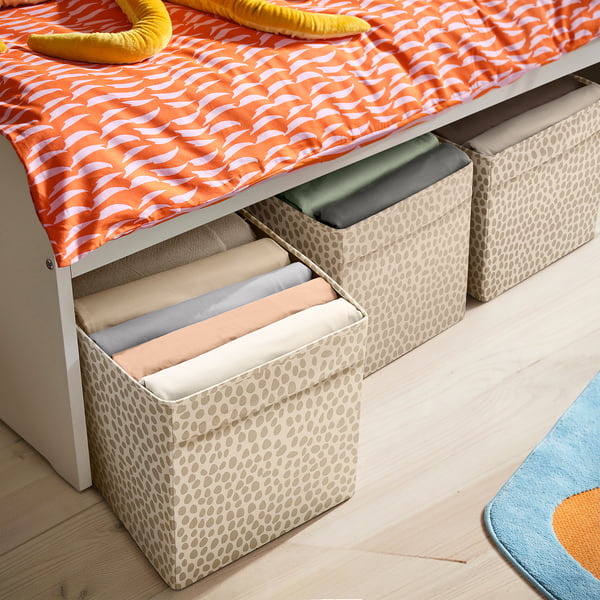SLÄKT storage box under bed; grey with beige dots; large, rectangular; holds folded items.