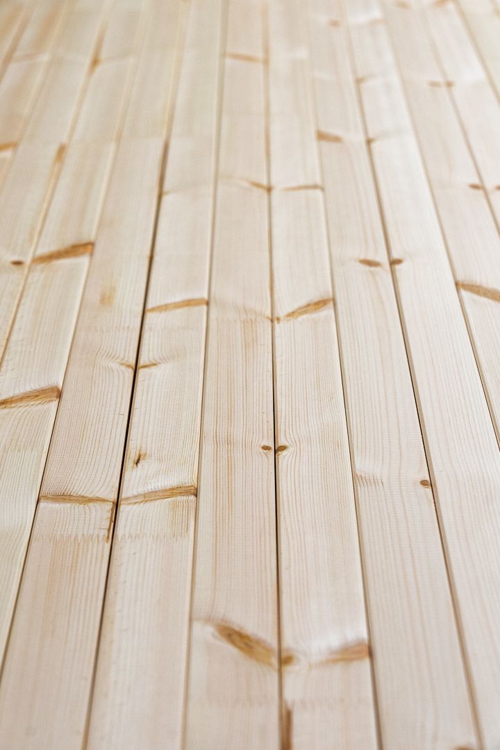 A close up on pieces of high quality pine.