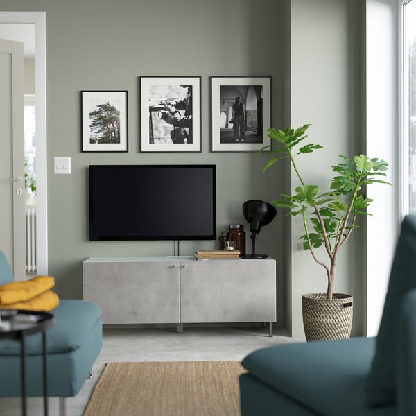 BESTÅ מעמד לטלוויזיה עם דלתות, לבן/Kallviken/Ösarp אפור בהיר, 120x42x48 ס"מ