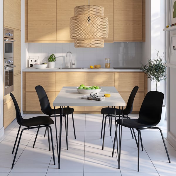 SKÅLSTA שולחן, אפור בהיר-בז'/צורת סיכה שחור-אפור, 140x80 ס"מ