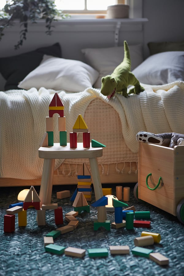 UNDERHÅLLA סט קוביות עץ לבנייה/40 חלקים, צבעוני
