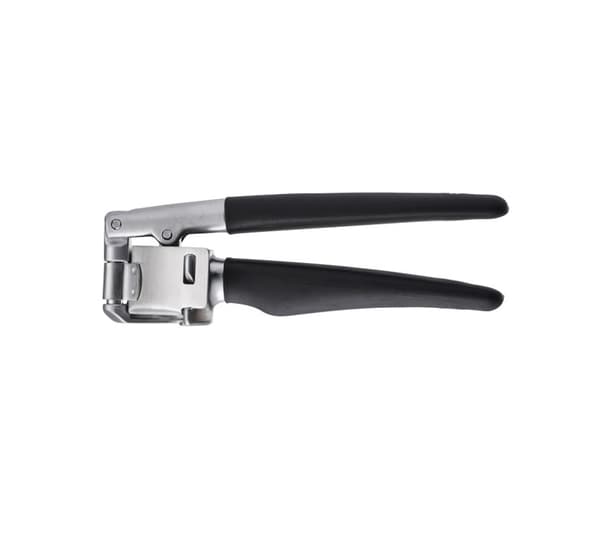 A black IKEA 365+ VÄRDEFULL garlic press