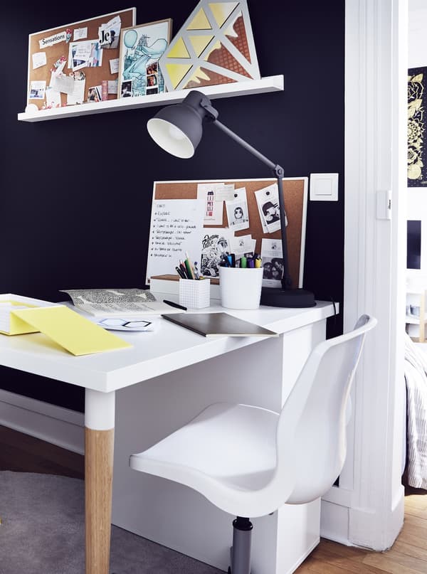 A bold black-and-white home office nook.