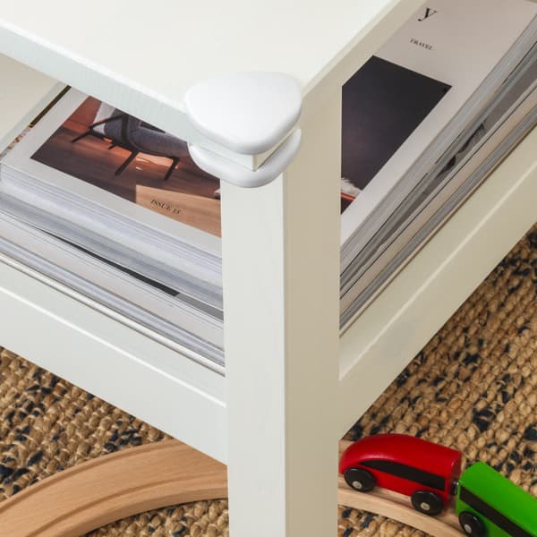 A corner bumper on a white table.