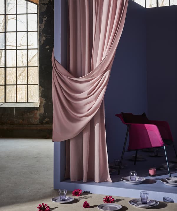 A HILJA curtain folds away to show us an inspirational purple room set.