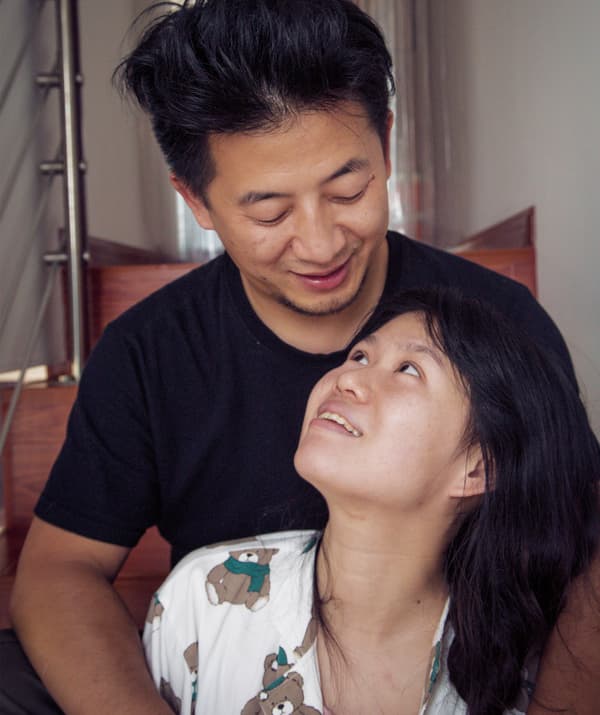 A portrait of Jiaqin and Gao.