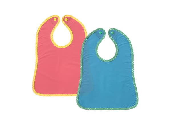 A red MATVRÅ bib with a blue MATVRÅ bib in front of it against a white background.