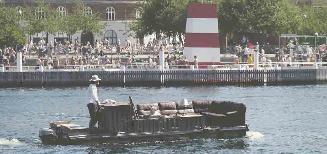 a-shared-living-room-on-the-river-in-copenhagen
