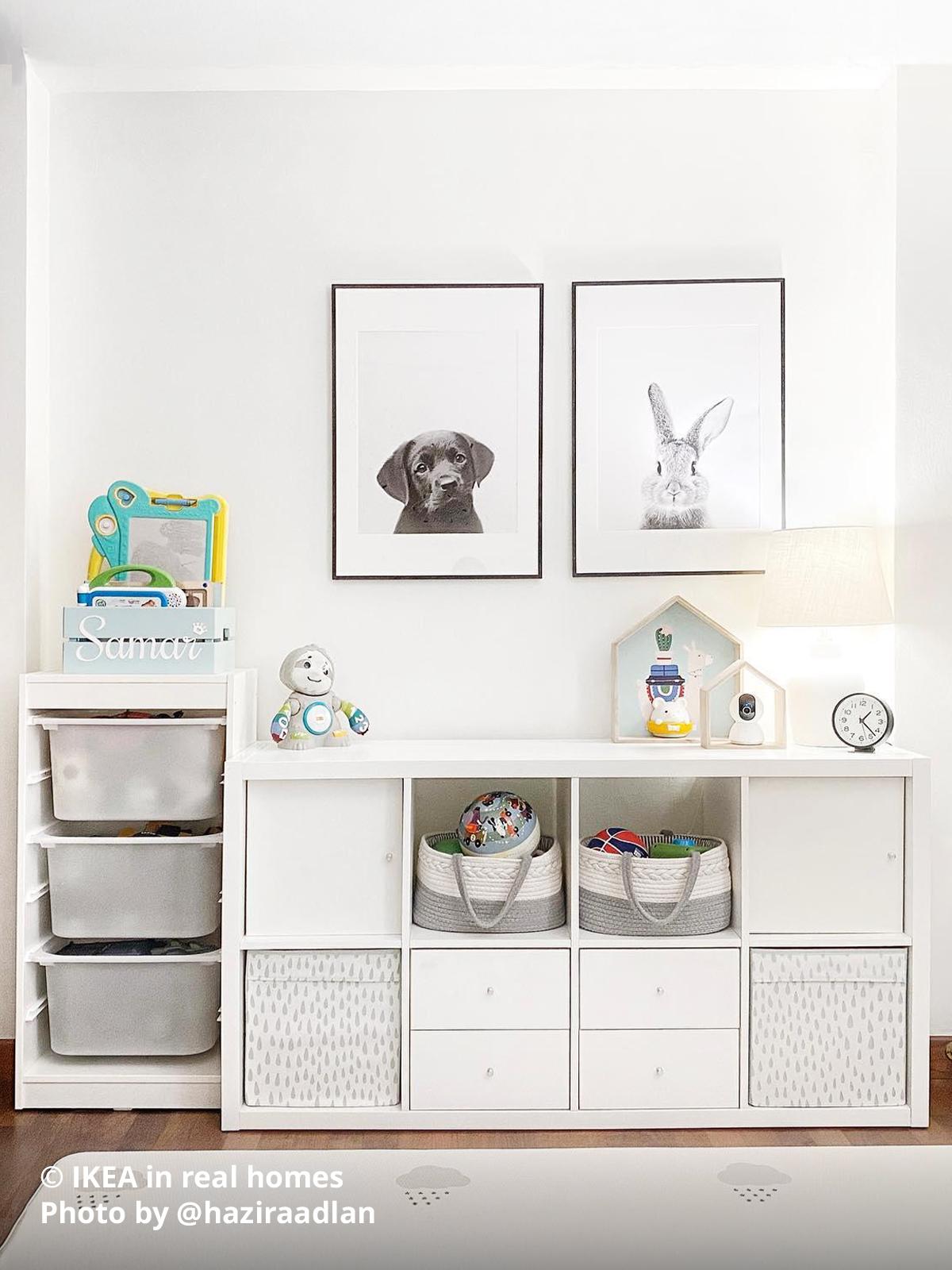 A white KALLAX and TROFAST storage in a children's bedroom with toys neatly packed and stored away  in IKEA's storage solution. Photo by instagrammer @nudebyjo for IKEA in real homes ©