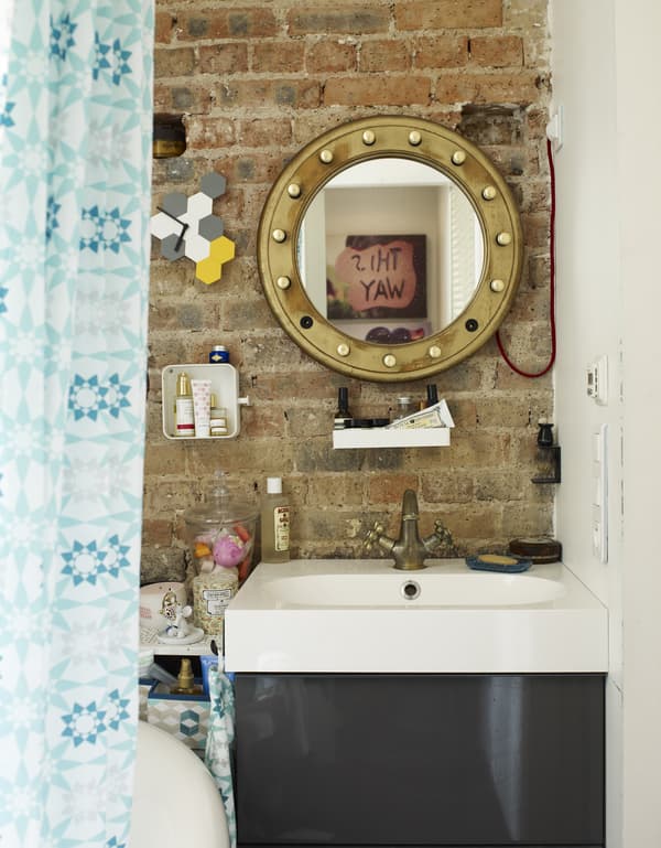 Add personal touches to a compact bathroom