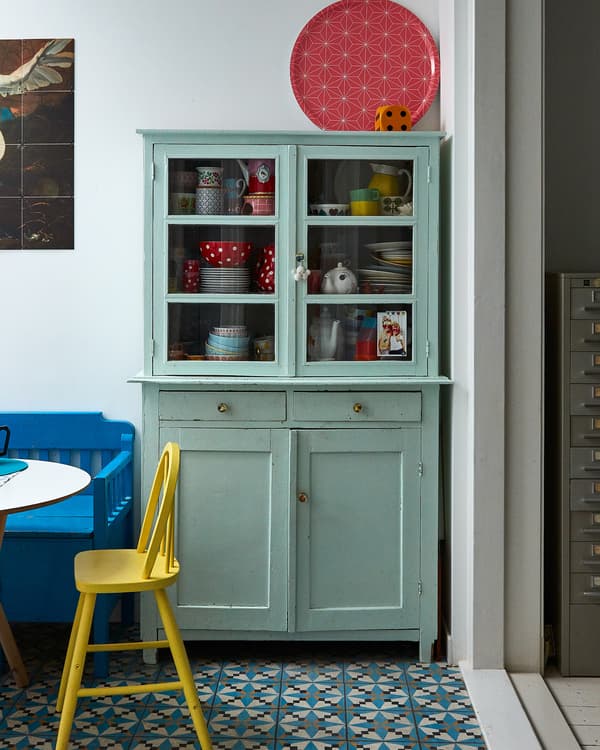 Annemarie contrasts pastel shades with bright colours.