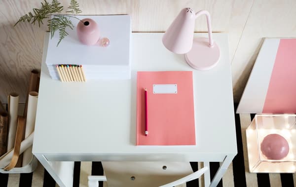 Arbeitsplatz für Schüler im Home Office
