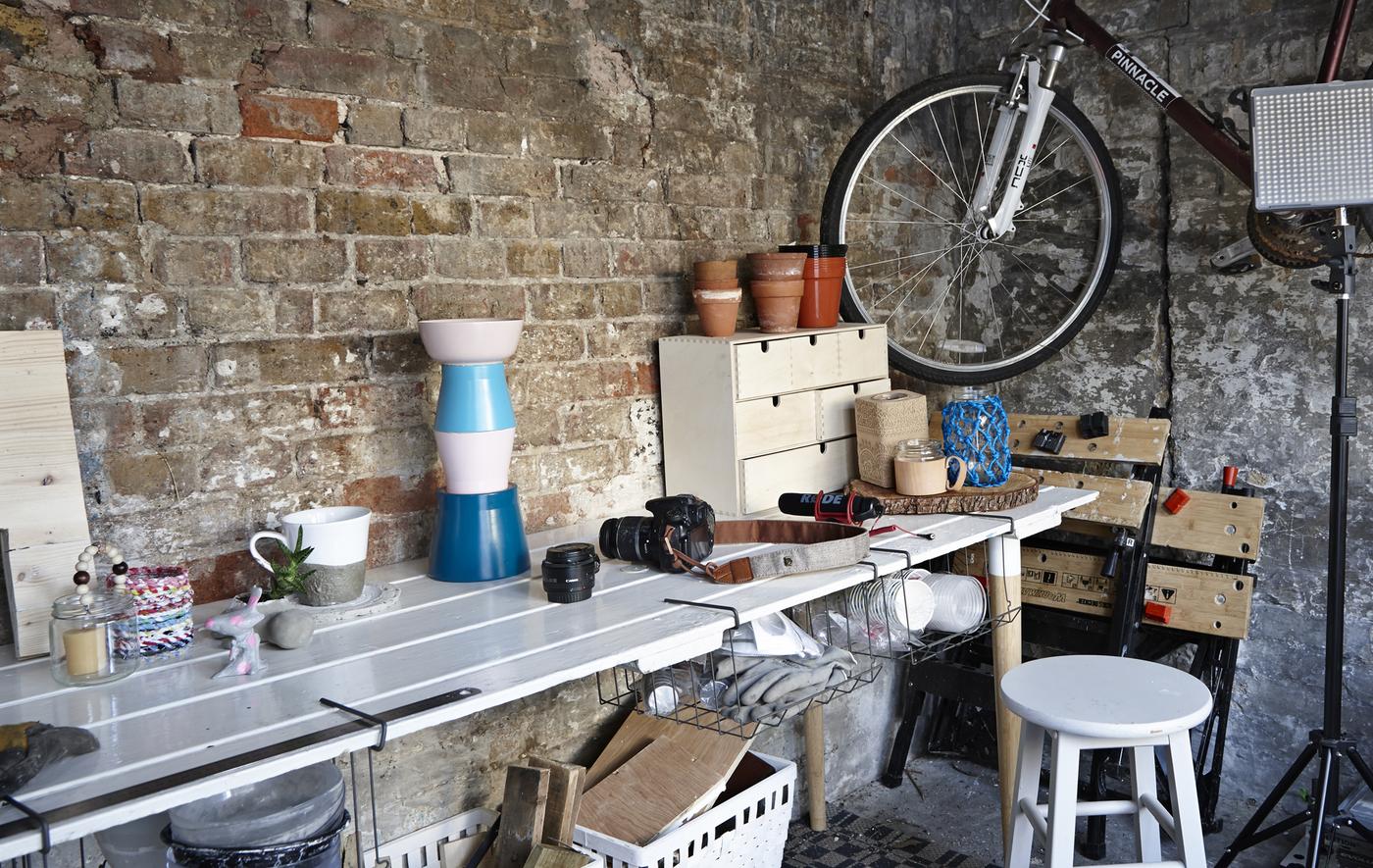 Atelier extérieur avec de nombreux rangements