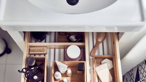 Bathroom accessories 