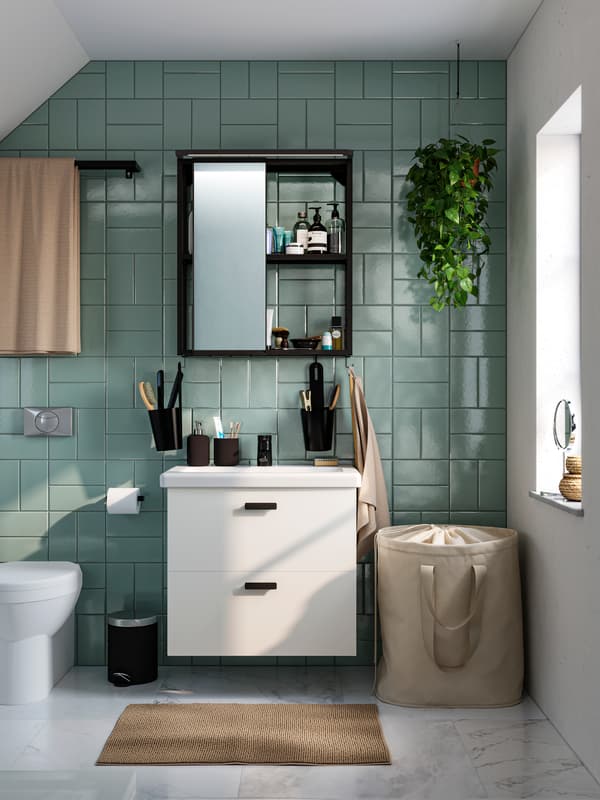 bathroom shelves 
