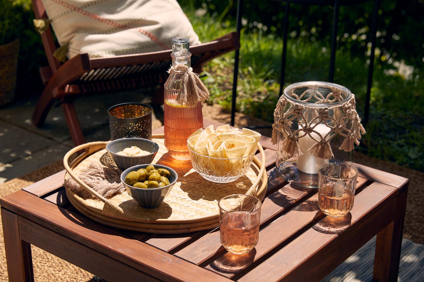 Bevande e aperitivo al sole