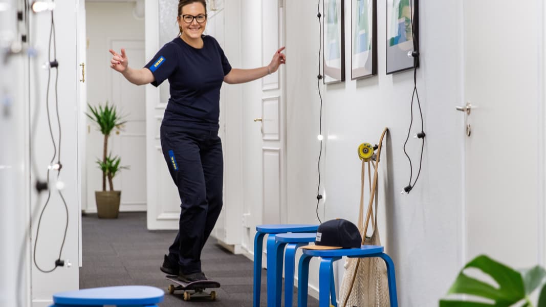 Bild på Anna Löf Oscarson, en IKEA medarbetare.