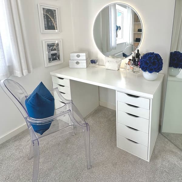 Bild på sminkrum som delats på instagram av @athomewithkirsty