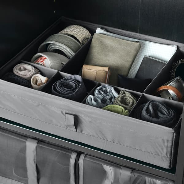 Boîte compartimentée SKUBB Magasinez les accessoires de rangement pour vêtements.