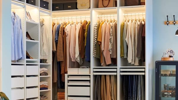book a wardrobe planning appointment