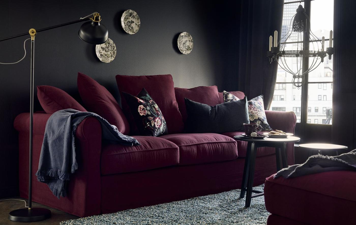 Changer le look d’une pièce passe principalement par les détails déco : coussins à motifs, abat-jour et décorations murales font des merveilles.