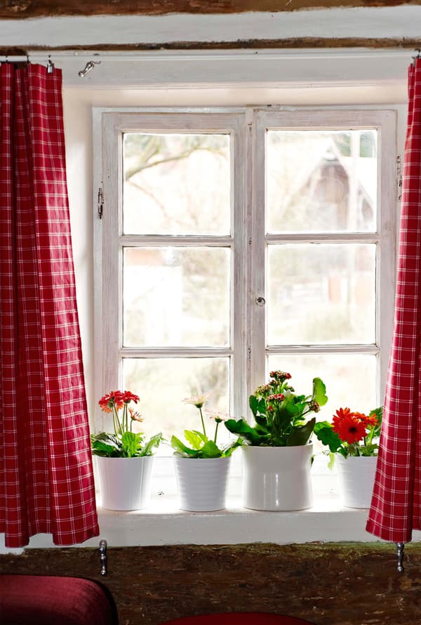 Check and gingham fabric captures the country style.
