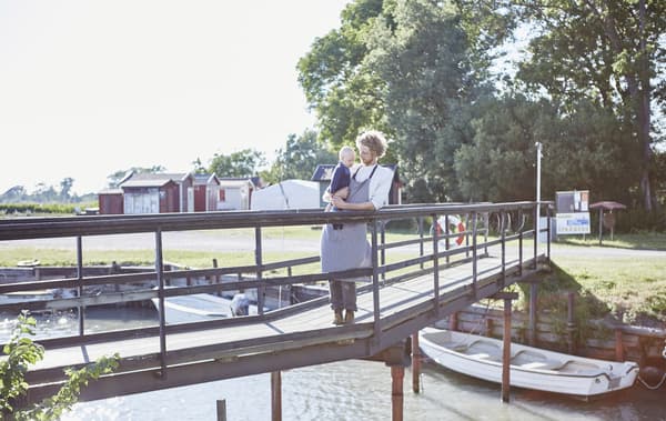 Chef Martin Sjöstrand with his daughter at Hörte Brygga.