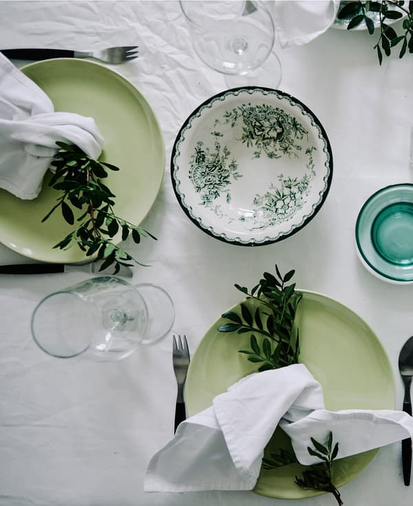 Choose seasonal table settings