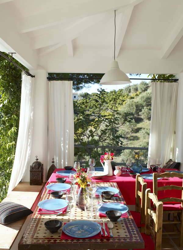 Create a comfy eating area for all your guests