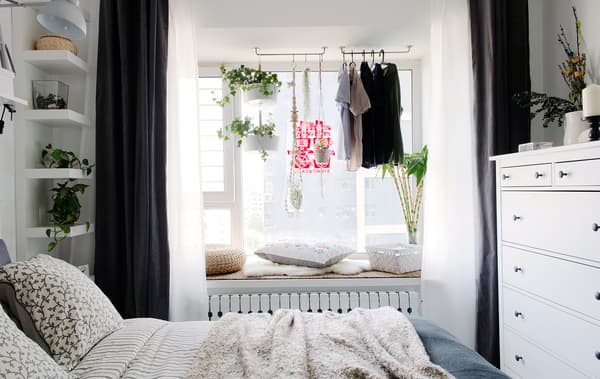 Create a restful, relaxing bedroom.