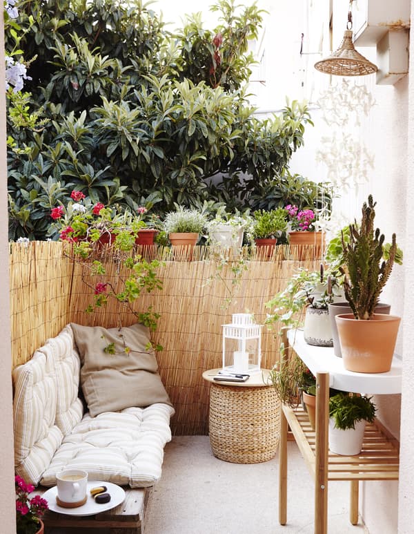 Decorate your balcony with indoor comforts