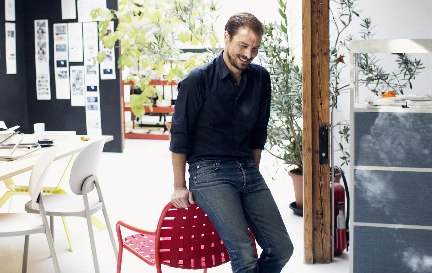 Der Designer Stefan Diez arbeitet mit IKEA an Arbeitsplätzen der Zukunft.