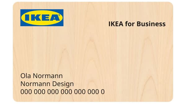 Die Musteransicht einer IKEA Business Bezahlkarte mit Holzstrukturhintergrund, Musternamen, Nummer und IKEA Logo