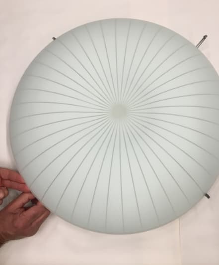 Dismantling the CALYPSO ceiling lamp