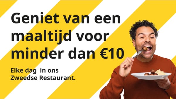 Een man proeft IKEA-gehaktballetjes. Tekst op de afbeelding : 