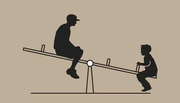 Эскиз, иллюстрирующий работу рычага. На нём изображены качели, на которых играют двое детей: один маленький, а другой большой.