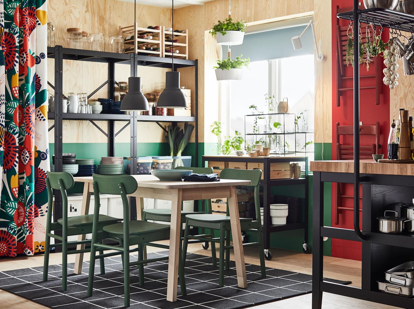 Explore this flower patterned and sustainable dining room, complete with IRMELIN bright flower coloured curtains, TORHAMN kitchen island and solid birch NORRÅKER dining table, to name a few.