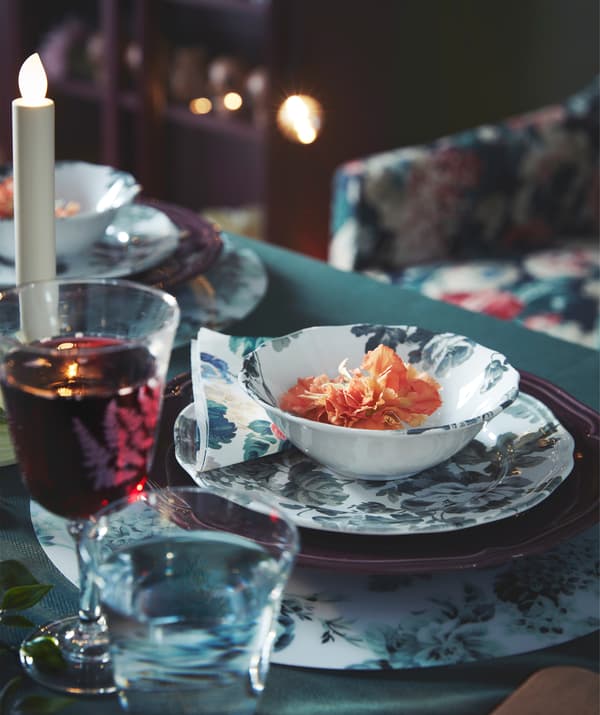 Eye-catching tableware like IKEA ARV give everyday meals a speacil touch.