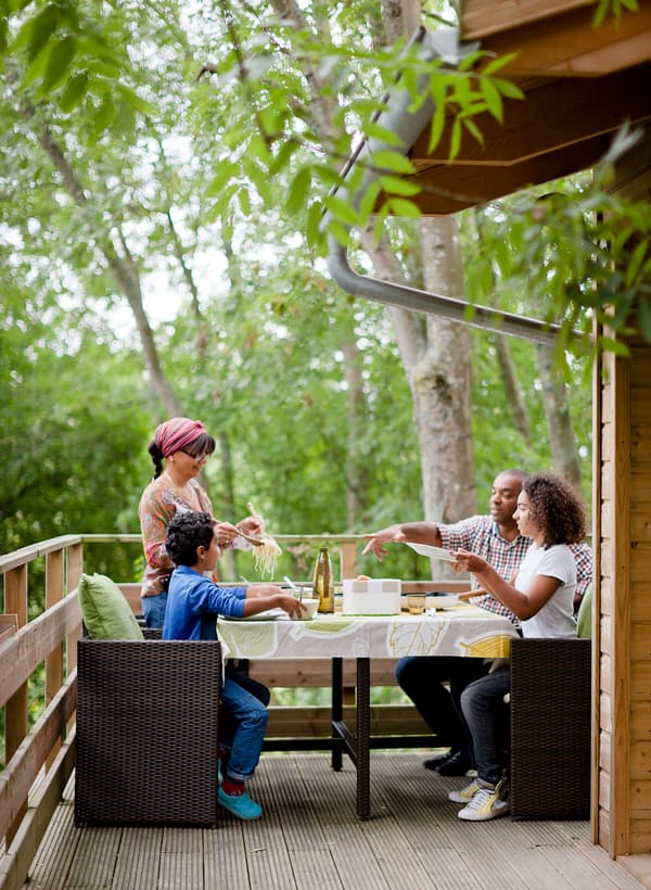 Get the whole family involved in outdoor eating 
