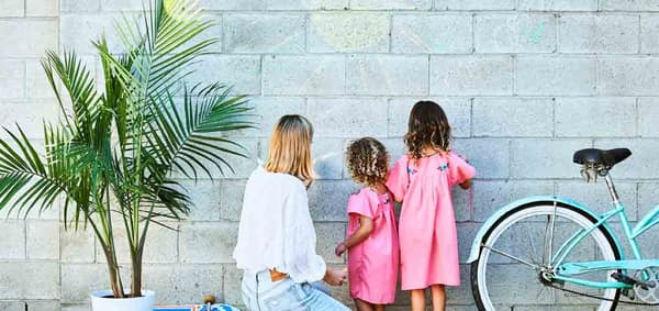 go-outside-for-messy-craft-projects-and-creative-play-with-kids