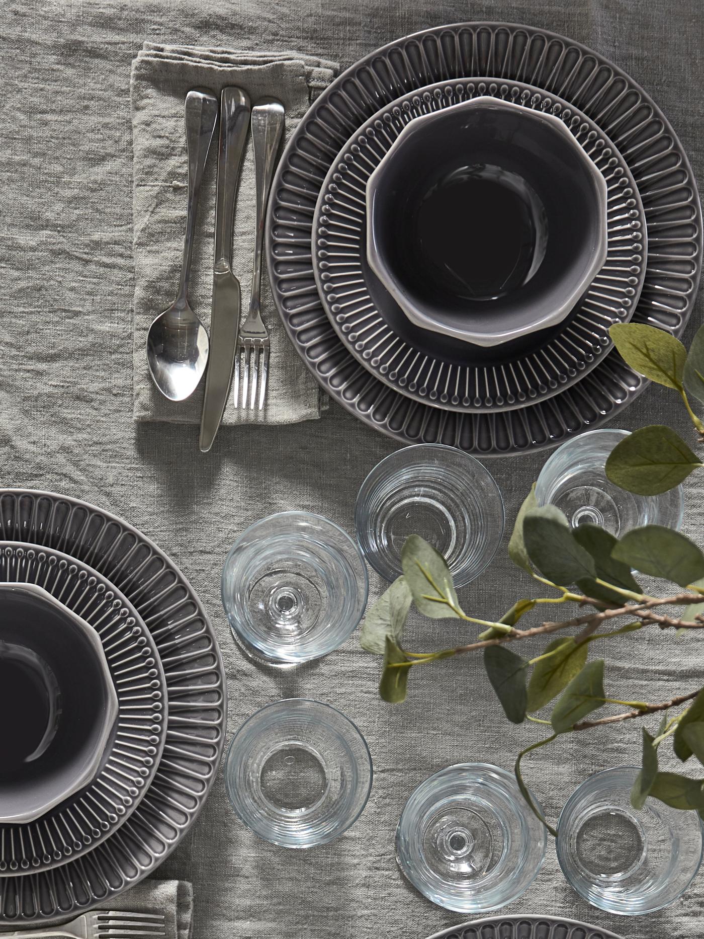 Grey plates