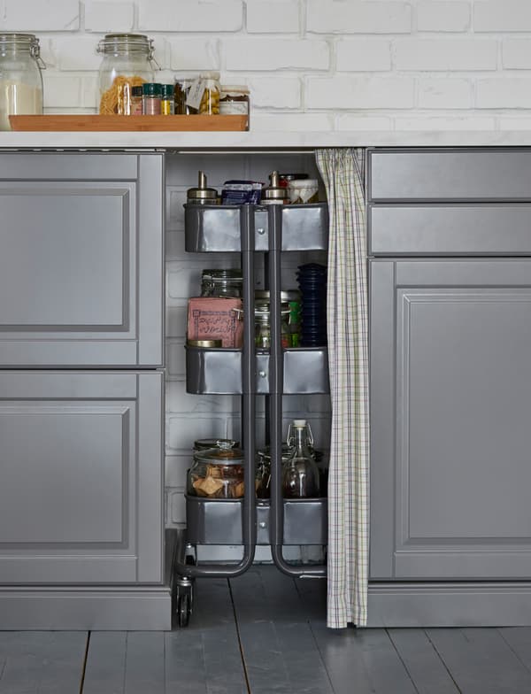 Help use your kitchen’s awkward spaces, with the help of this RÅSKOG tolley inbetween cabinets.