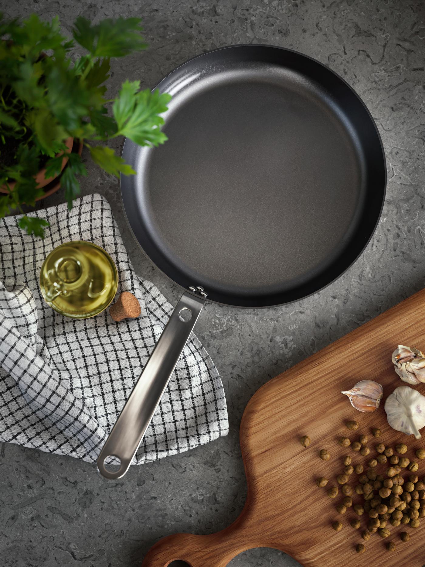 HEMKOMST non-stick frying pan.