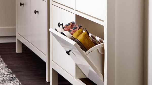 HEMNES serie per l'ingresso.