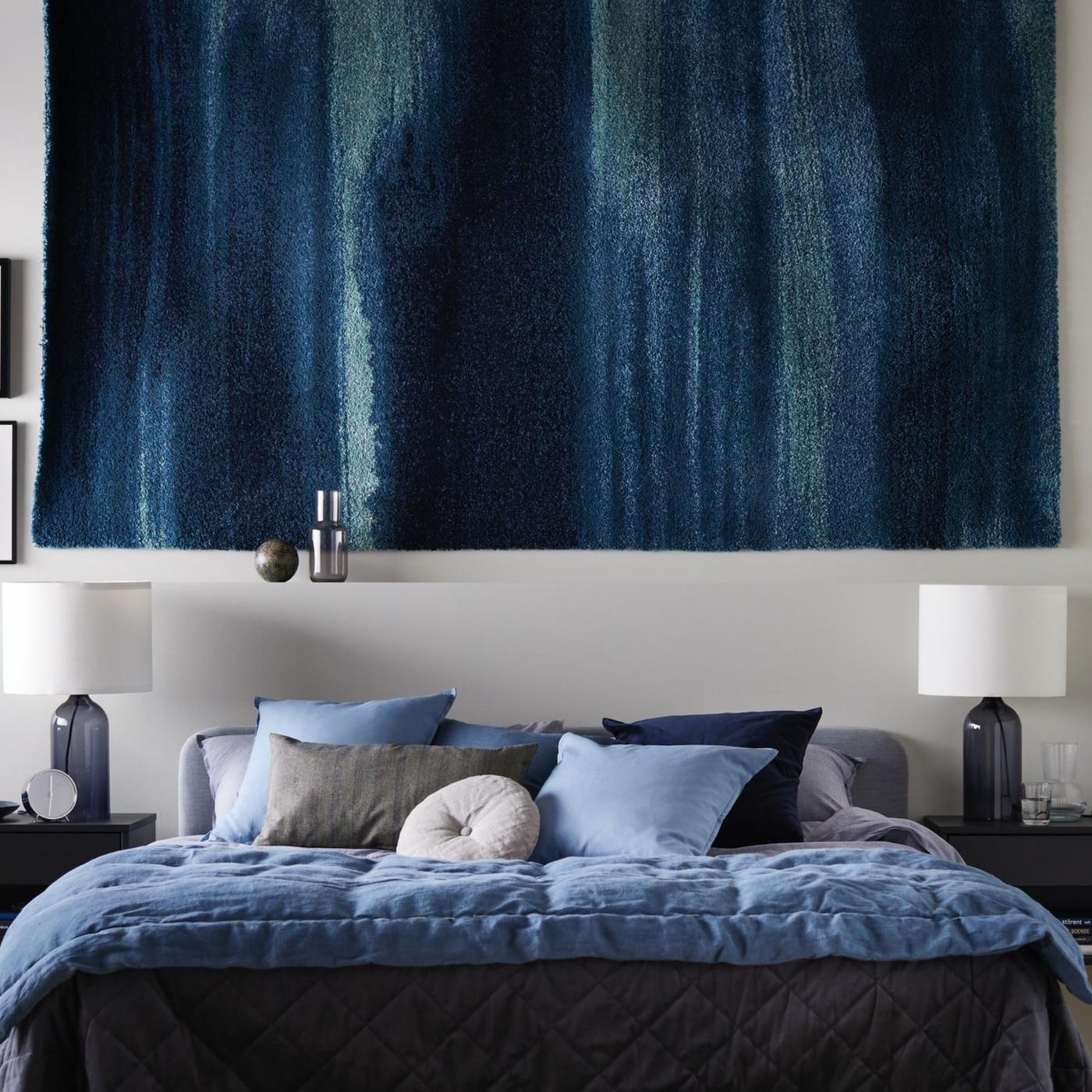 Ideas to bring a bit of nature inside your bedroom.