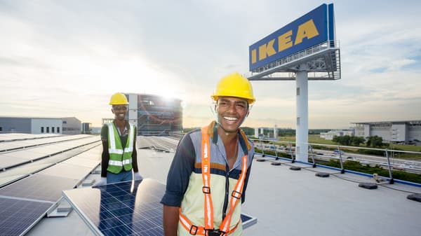 IKEA Alexandra became the first commercial building in Singapore to introduce a solar cooling system on its rooftop, reducing the store’s energy consumption by 24%.