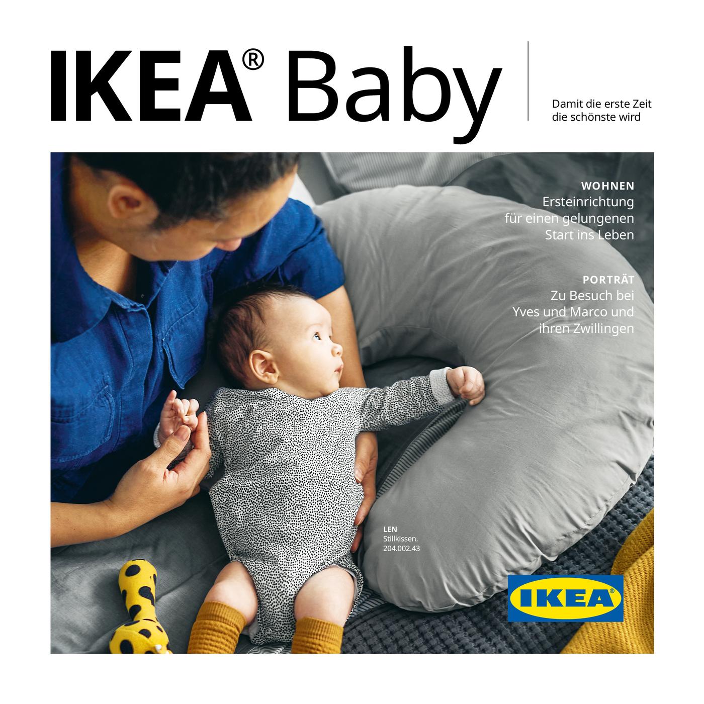 IKEA Baby Titelbild mit Säugling auf großem grauen Stillkissen auf einem Sofa, ergänzt durch IKEA-Logo und Magazintexte.