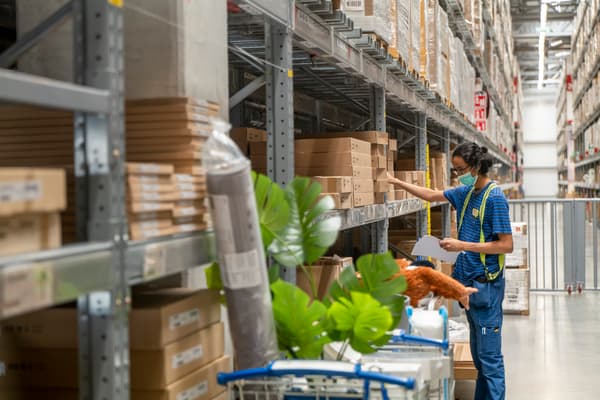 IKEA co-worker pick up customers order