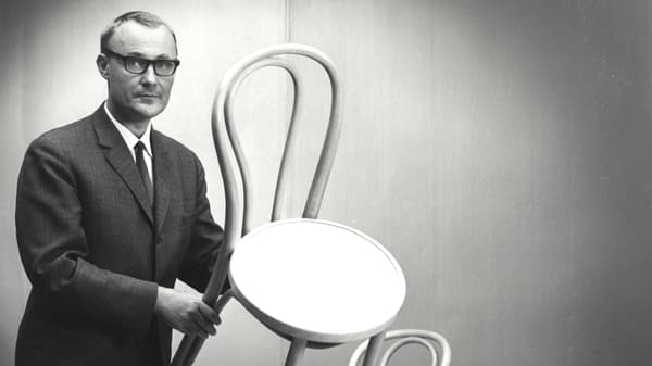 IKEA fue fundado por Ingvar Kamprad en 1943.