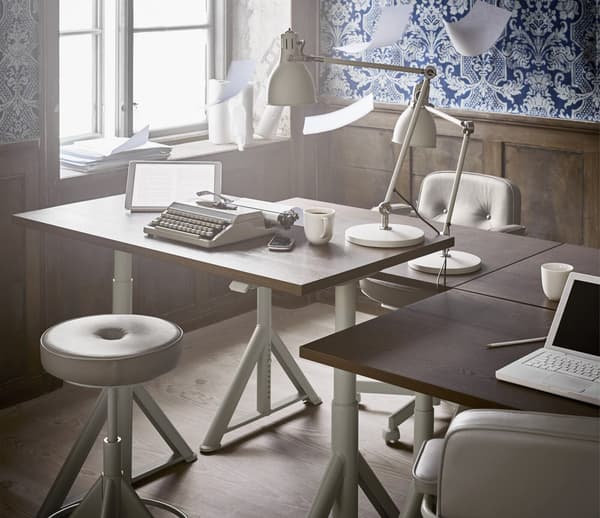 IKEA IDÅSEN white sit stand desk with smooth wood tabletop is adjustable to stand at the right height for you and the whole family.